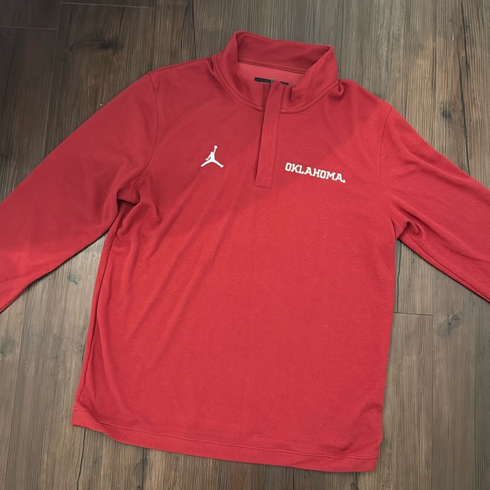 Oklahoma men’s L quarter zip sweatshirt!